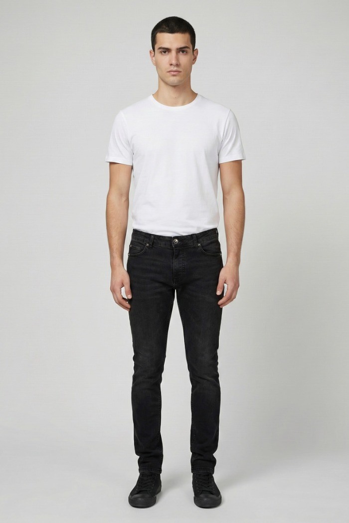 John Richmond jeans slim tapered fit in denim nero Helia Uma25164je [6f56e171]