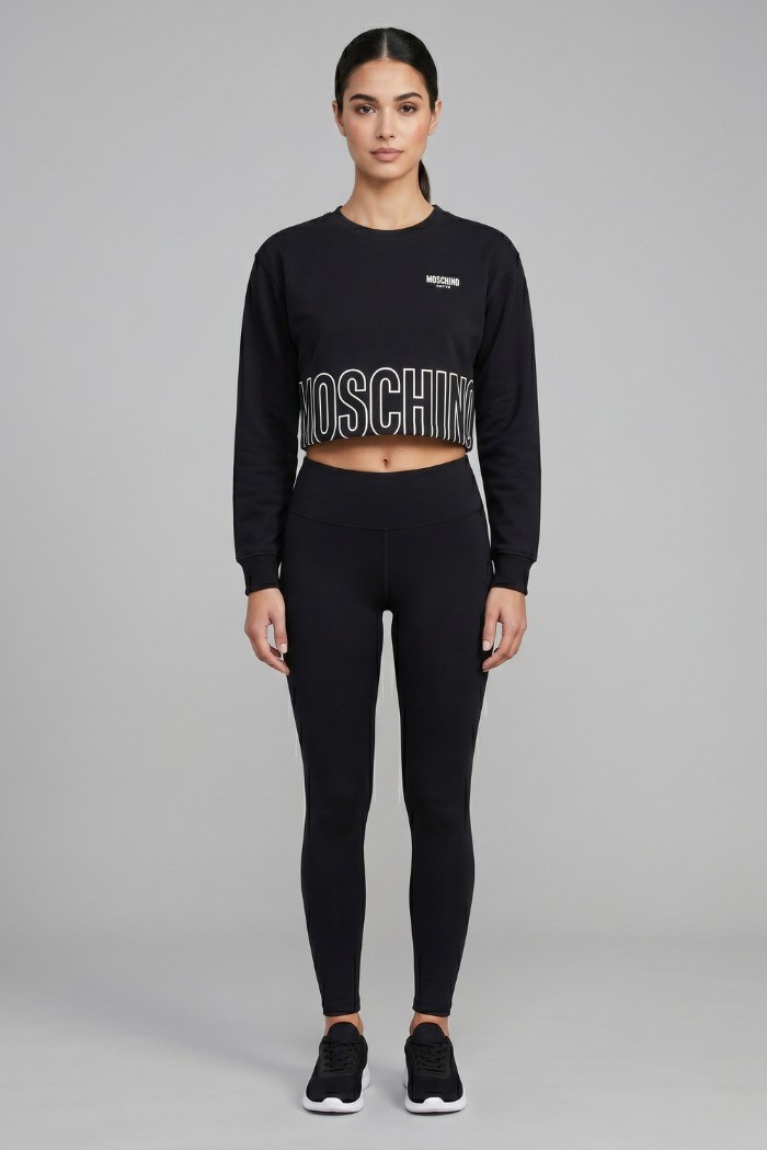 Moschino felpa girocollo cropped con stampa logo sul fondo V6A1721-4418 [f5625c08]