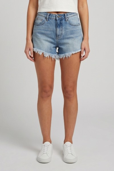 Drop Season 2 shorts in denim con fondo sfrangiato SS26W584 — 805219040078853_1